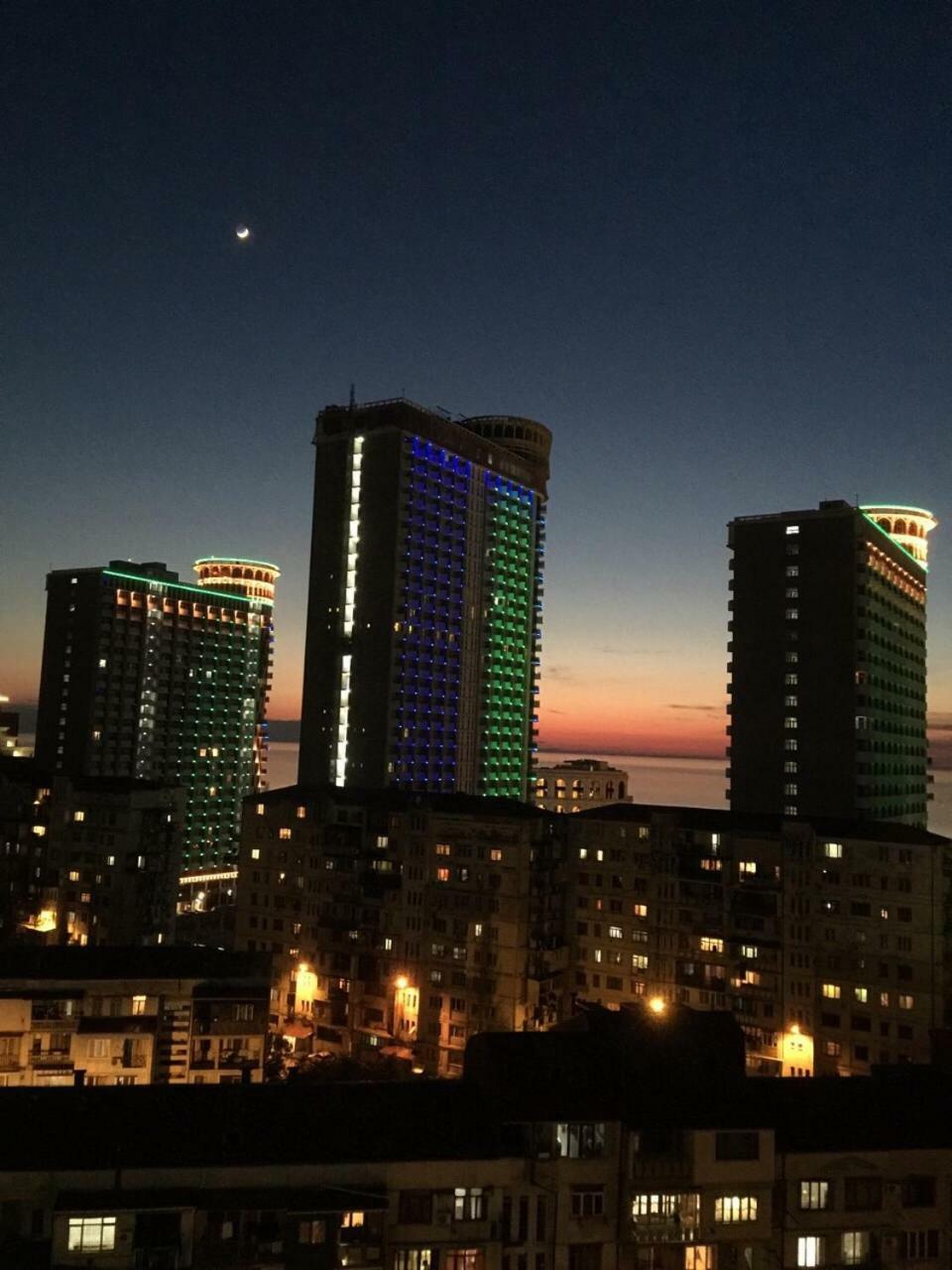 Apartamento Pirosmani 18D, 12 Floor Batumi Exterior foto